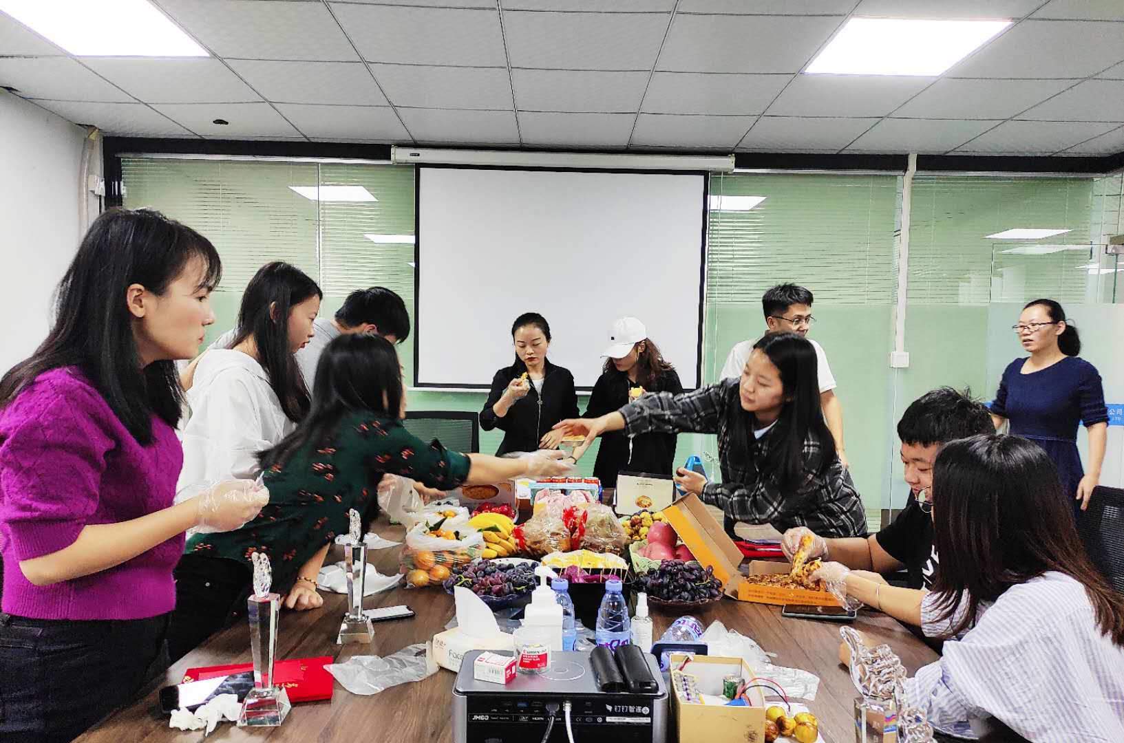 2020年中認聯(lián)科第三季度銷售表彰大會9.jpg